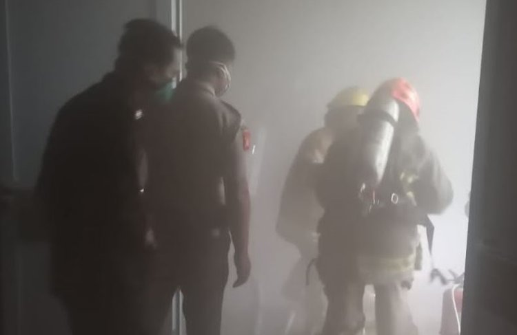Damkar Berhasil Padamkan Api di RS Bandung Kiwari