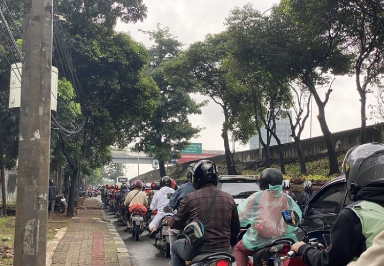 Kemacetan Terjadi di Simpang Susun Antasari Menuju Cilandak