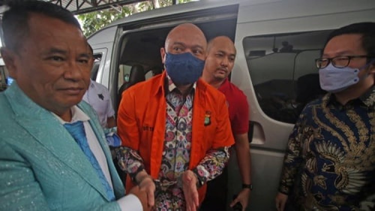 Teddy Minahasa Didakwa Jual Barang Bukti Sabu Sebanyak 5 Kg