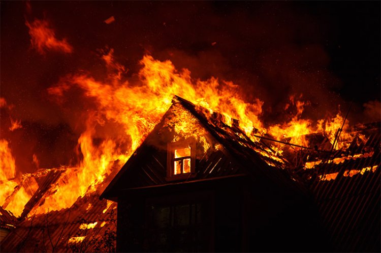 8 Orang Tewas Akibat Kebakaran Hebat di Rumah Pekerja Konstruksi Crimea