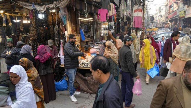 Ekonomi Pakistan di Ambang Kehancuran, hingga Ditekan Berutang Miliaran Dolar