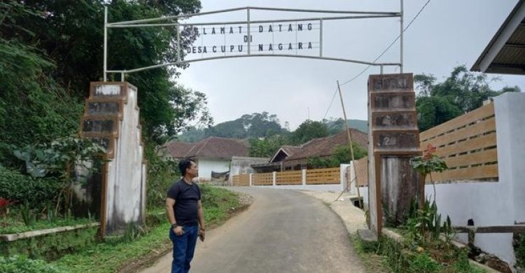 Warga Desa Perbatasan Subang Pilih Belanja ke Luar Daerah Akibat Jalanan Rusak