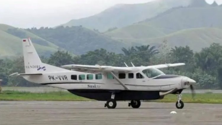 Separatis Indonesia membajak sebuah pesawat kecil: pilotnya disandera, pesawatnya dibakar