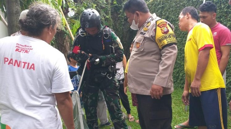 Penerjun Payung TNI Melakukan Pendaratan Darurat di Pemukiman Warga Akibat Angin Kecang di Jabodetabek