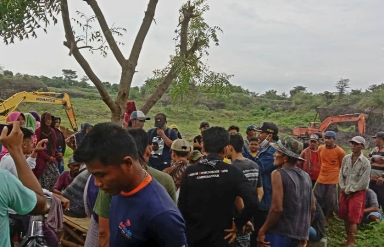 Warga Grebeg Tambang Ilegal Milik Inkopal di Komplek TNI AL Grati