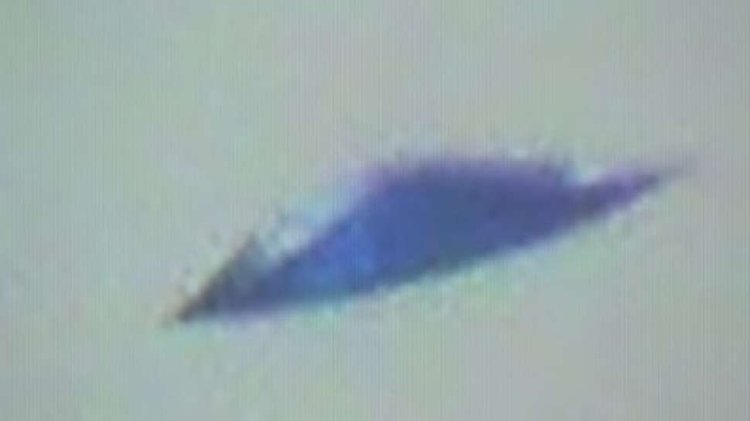 Jet Tempur AS Klaim Tembak Jatuh Objek Terbang Misterius Berbentuk Tabung yang Mengudara di Langit Kanada