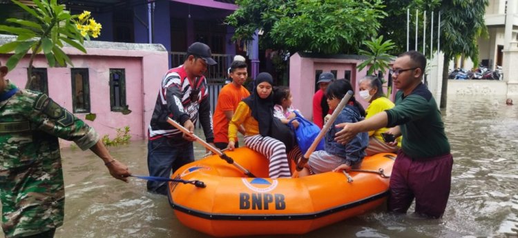 Banjir Solo Semakin Parah, 7.885 Warga Terpaksa Mengungsi