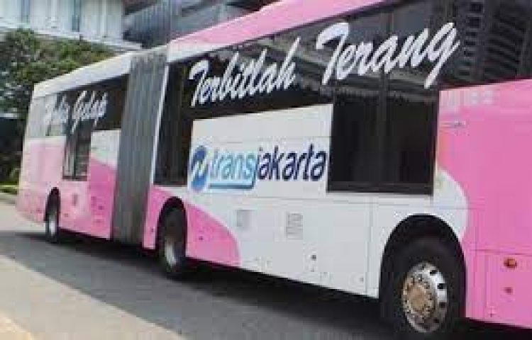 TransJakarta Tambah Armada Bus Pink Khusus Wanita Usai Kasus Pelecehan Seksual Seorang Anak Perempuan