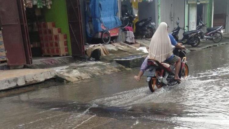 Banjir di Perumahan Pondok Ungu Permai Bekasi Mulai Surut Siang Ini