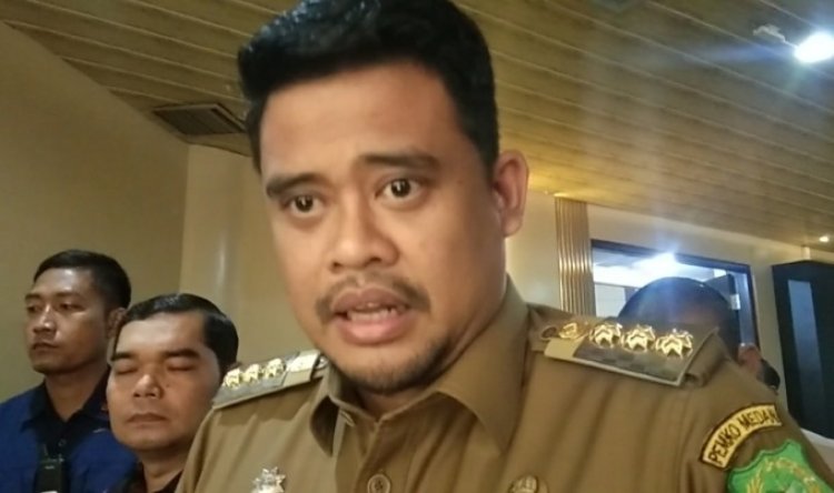 Bobby Nasution Kejar dan Marahi Sopir Angkot yang Terobos Lampu Merah