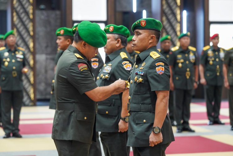 Kasad Jendral TNI Dudung Abdurahman Lantik Asintel dan Aslog Baru