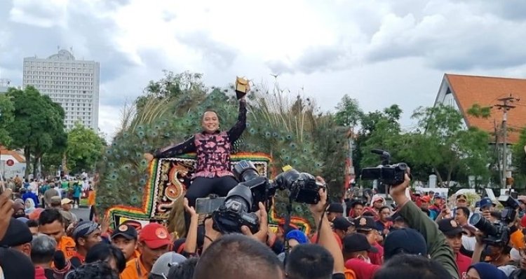 DPRD Surabaya Adi Sutarwijono Mewakili Masyarakat Menerima Penghargaan Adipura Kencana