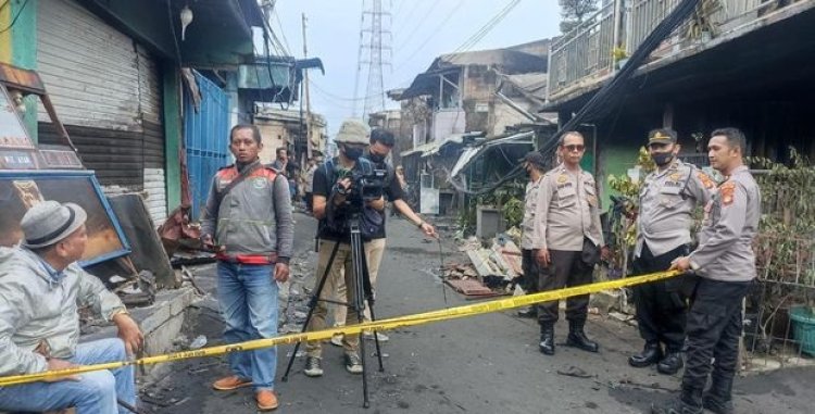 Puslabfor Olah TKP Lokasi Kebakaran Depo Pertamina Plumpang di Koja Jakut