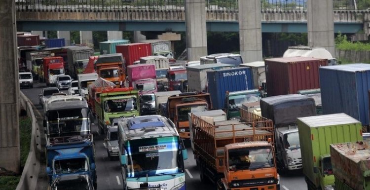 Waduh! Lalin di Sejumlah Tol Arah Jakarta Alami Kepadatan Pagi Ini