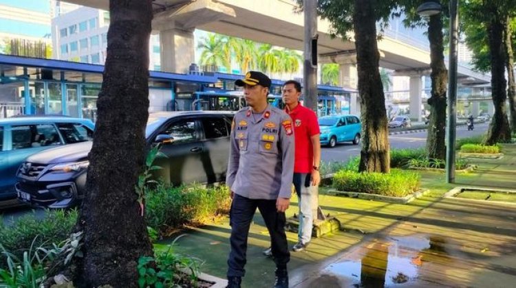 Polisi Buru Sopir Pajero yang Onani di Bawah JPO Setiabudi Jaksel