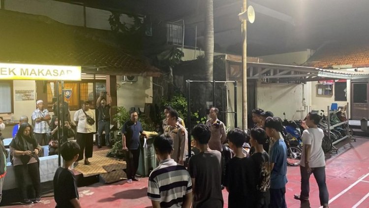 Polsek Makasar Jaktim Serahkan 9 Pelajar yang Hendak Tawuran di Dekat Masjid Agung At-Tin TMII ke Orang Tua Masing-masing