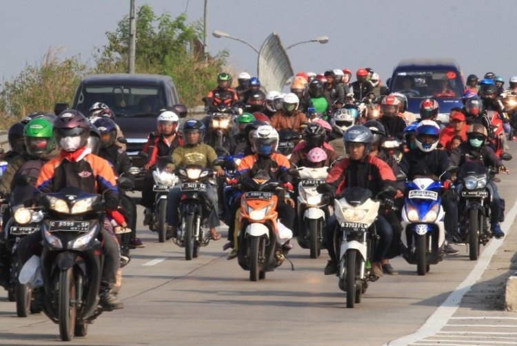 Pemerintah Mengimbau Masyarakat untuk Tak Mudik dengan Gunakan Sepeda Motor