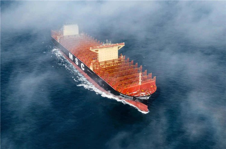 Kapal Kontainer Terbesar di Dunia Dikirim ke Shanghai