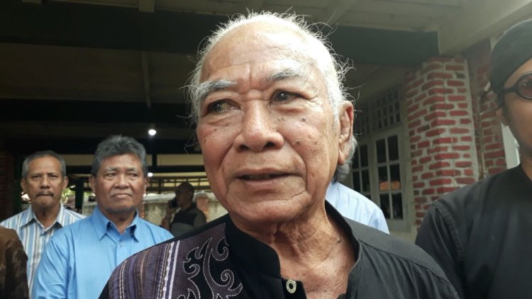 Jenazah Nomo Koeswoyo Tiba di Rumah Duka di Jakarta