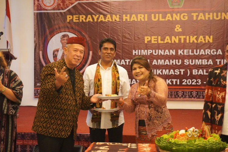 Wakil Bupati Sumba Timur Hadiri Perayaan HUT Ke 33 dan Pelantikan Pengurus Hikmast Bali