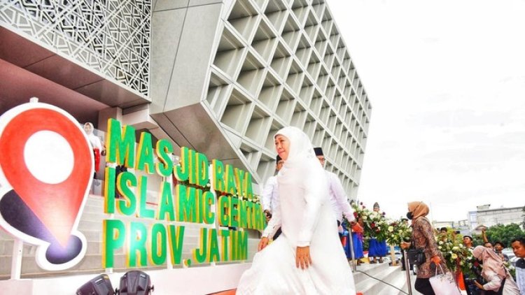 Gubernur Khofifah Meresmikan Masjid Raya Jawa Timur yang Didesain Oleh Ridwan Kamil