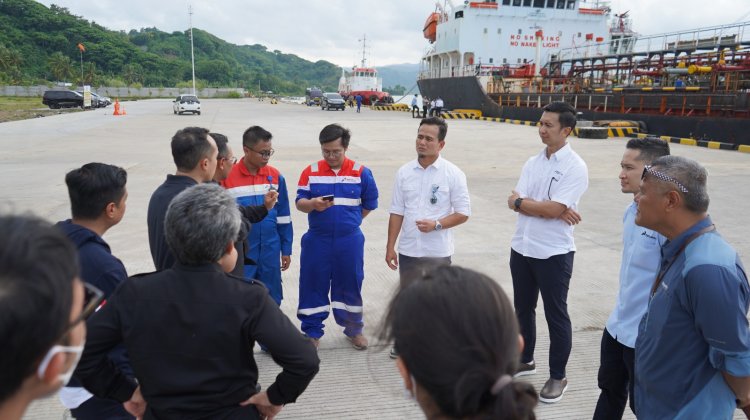 Proses Pertolongan Sukses , Kapal MT Kristin Bersandar di Pelabuhan PDS Lombok