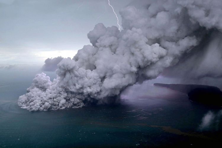 Gunung Anak Krakatau Erupsi Pagi Ini, Letusan Mencapai 800 Meter