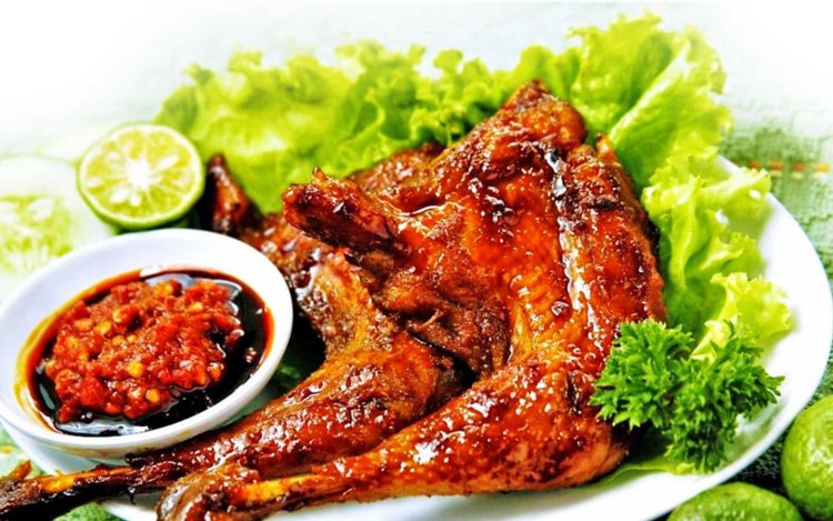 Rekomendasi Menu Berbuka Puasa Hari ke-7, Ayam Bakar Pedas Manis Tambah Sayur Lalapan Makin Enak