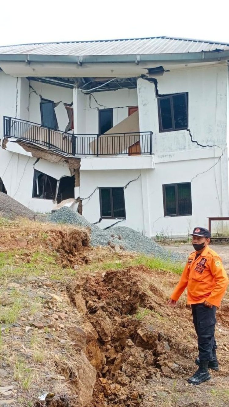 Villa di Kecamatan Sukamakmur Kabupaten Bogor Rusak Usai Alami Fenomena Tanah Bergerak