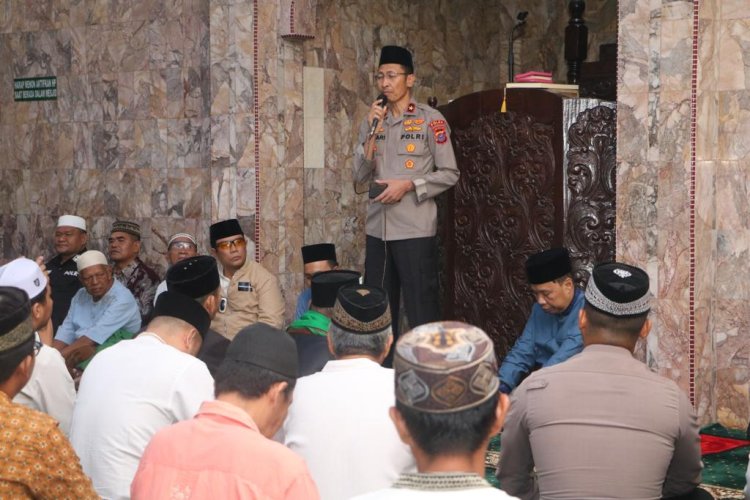 Subuh Berjemaah Masjid Ar-Raudhah Polda Sumut, Brigjen Pol Jawari : Polri Selalu Ada untuk Masyarakat