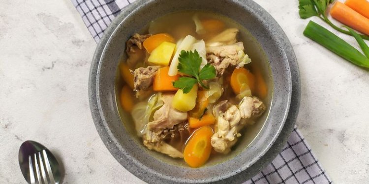 Rekomendasi Menu Buka Puasa Hari ke-16: Sup Ayam yang Segar untuk Menghangatkan Tubuh