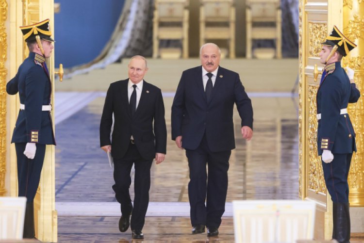 Presiden Belarus Kunjungi Rusia, Ada Apa Nih?