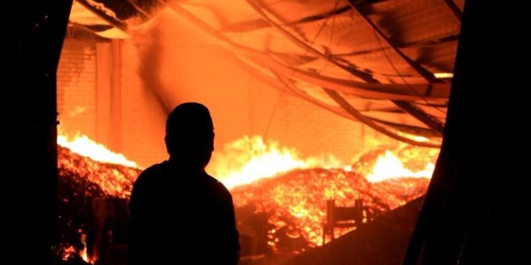 Kebakaran di Sebuah Gudang Jerman Menyebabkan Kebocoran Hidrogen Sulfida
