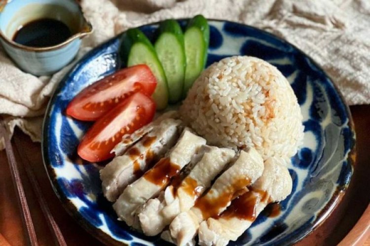 Rekomendasi Menu Sahur Hari ke-23: Nasi Hainan Rice Cooker Anti Ribet