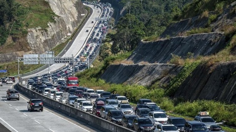 39 Ribu Kendaraan Tinggalkan Jakarta Lewat Tol Transjawa pada H-8 Lebaran