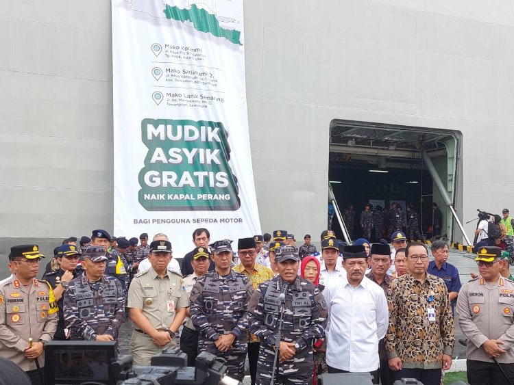 TNI AL Bersama BAZNAS Selenggarakan Mudik Gratis dengan Kapal Perang