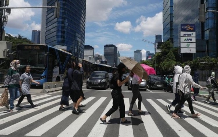 Waspada! Suhu Jakarta Bisa Capai di Atas 31 Derajat dan Berpotensi Hujan Hari Ini