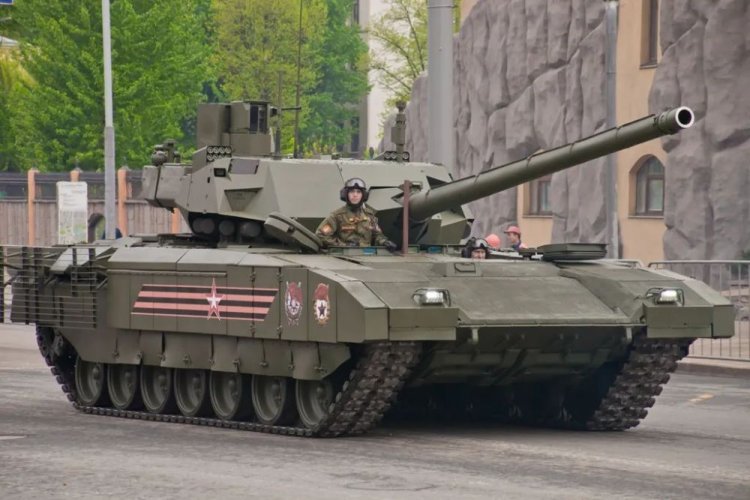 Rusia Tempatkan Tank Tempur Utama T-14 ke Medan Perang