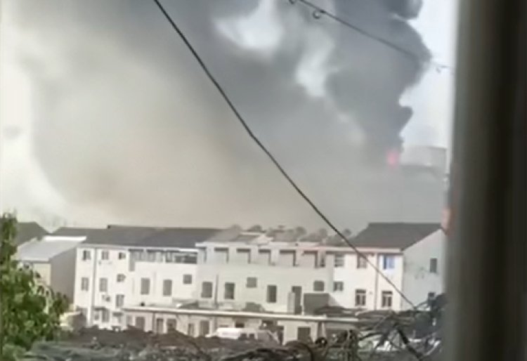 Duh! Kebakaran Terjadi di Sebuah Pabrik di Ningbo