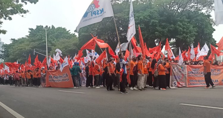 Massa Buruh Jabar Gelar Aksi Demo Cabut Perppu Cipta Kerja