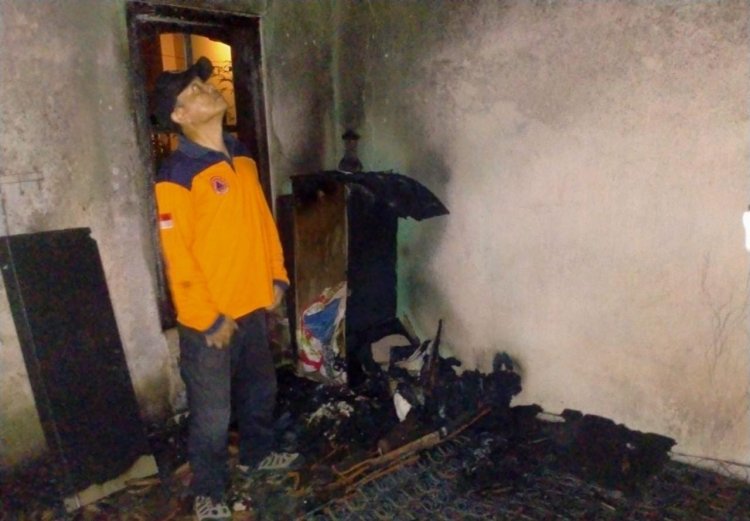 Ditinggal Bekerja, Rumah Warga Situbondo Hangus Terbakar