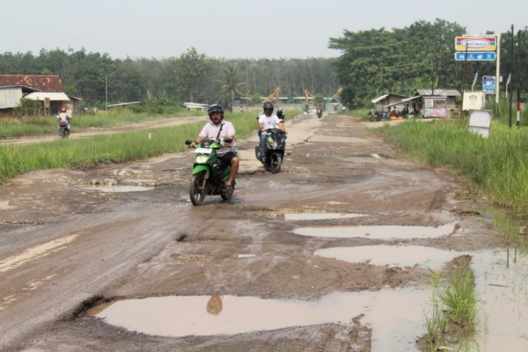Lampung Tengah Minta Bantuan Rp1 Triliun untuk Perbaikan Jalan