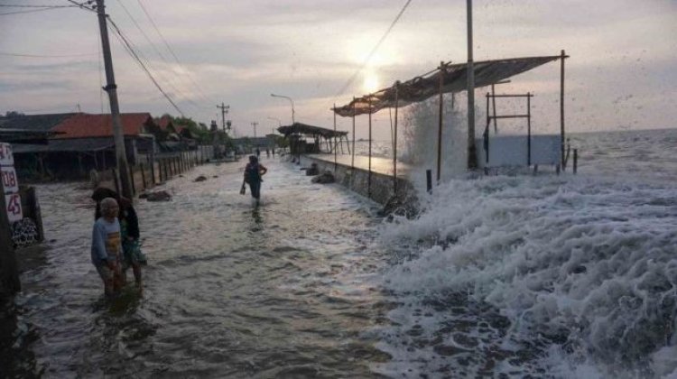 BPBD DKI Ingatkan Potensi Banjir Rob Dampak Fase Bulan Purnama