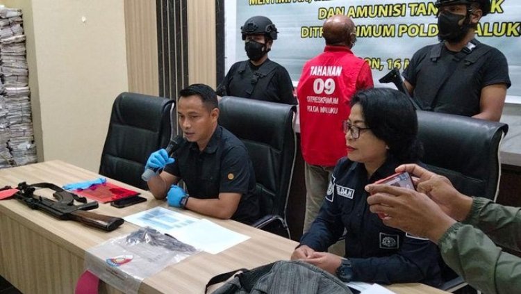 Simpan Senpi Jenis AK-47 Tanpa Izin, Pria di Maluku Ditahan Polisi