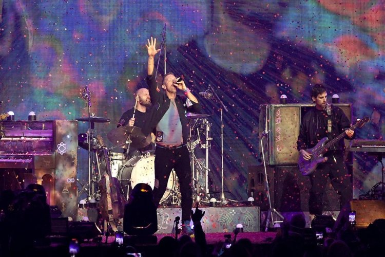 Promotor Minta Fan untuk Tak Pamerkan Konfirmasi Tiket Coldplay di Medsos