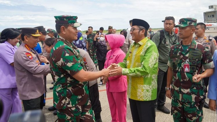 Wali Kota Padang Hadiri Upacara Pembukaan Latihan Latsitarda Nusantara XLIII di Halaman Istana Gubernur Sumbar