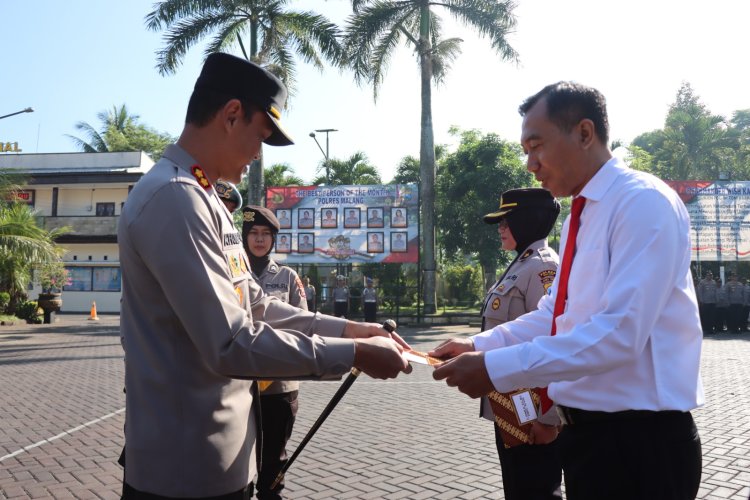 Upacara Hari Kebangkitan Nasional, Kapolres Malang Beri Penghargaan 463 Personel