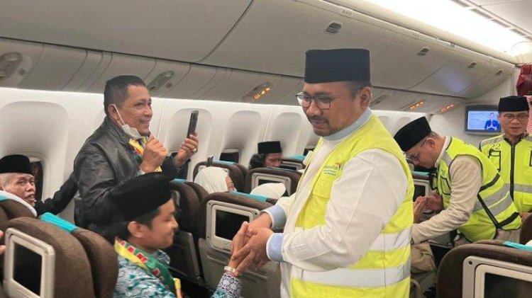 Menag Yaqut Cholil Qoumas Lepas 388 Jemaah Haji Kloter Pertama Embarkasi Jakarta-Pondok Gede