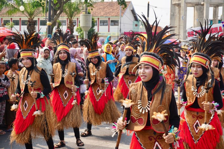Karnaval Budaya Meriahkan Hardiknas di Kota Pasuruan