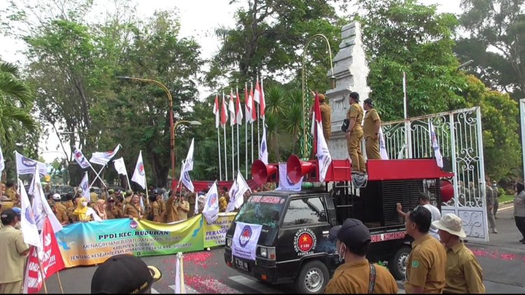Persatuan Perangkat Desa Indonesia Sidoarjo Tagih Janji Siltap dan Tuntut Tunjangan Rp 50 Juta ke Bupati.
